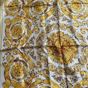 Never used Versace scarf. Excellent condition!